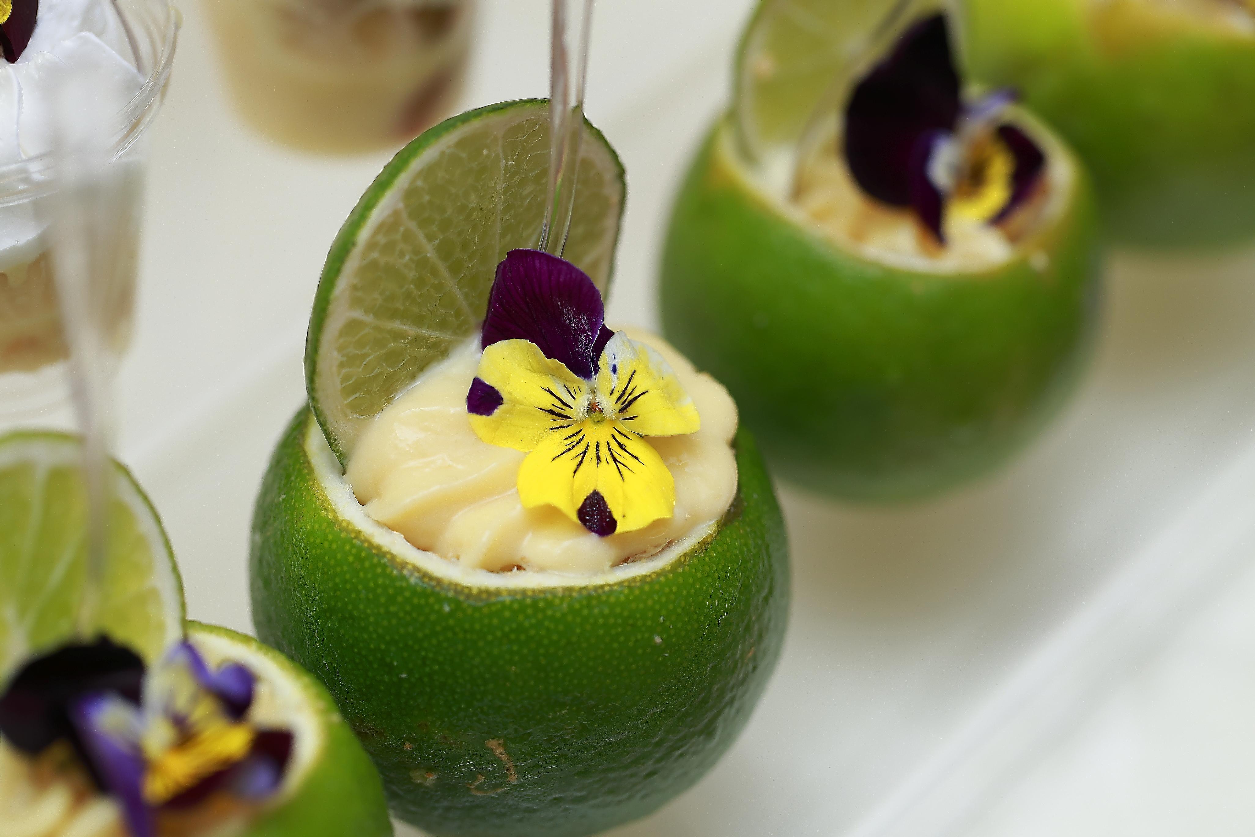 Bristol Panama, A Registry Collection Hotel 외부 사진 A lime being used as a garnish