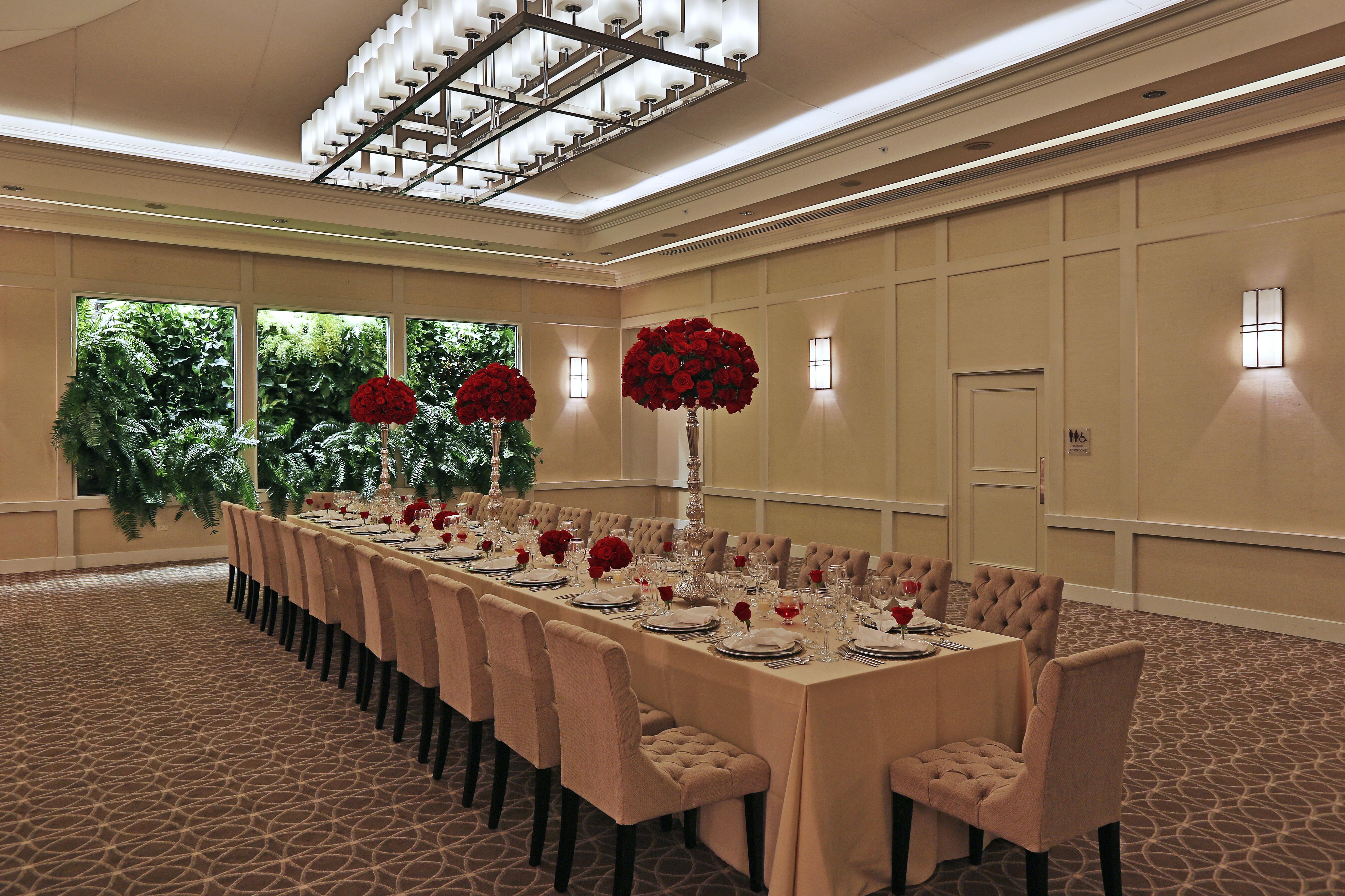 Bristol Panama, A Registry Collection Hotel 외부 사진 A long table set for a banquet