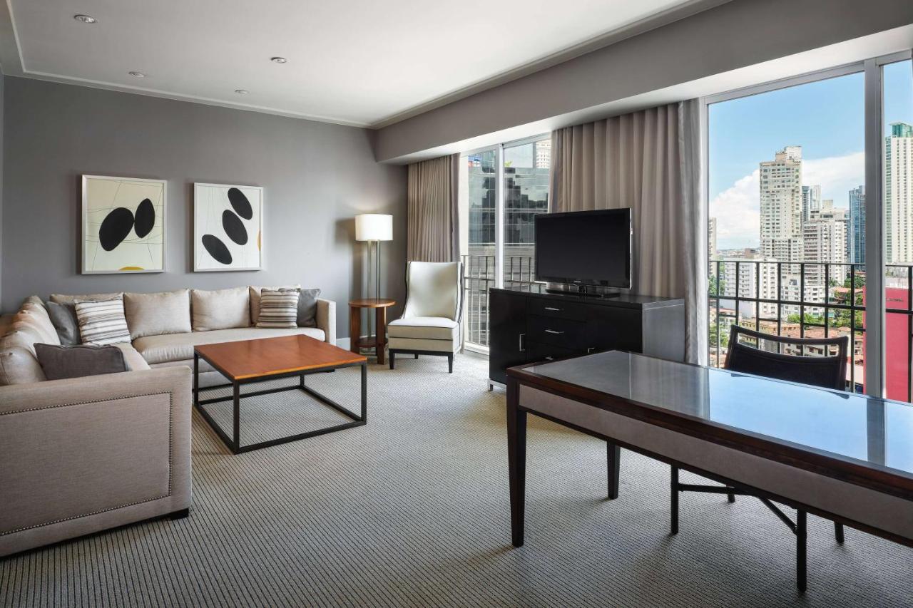 Bristol Panama, A Registry Collection Hotel 외부 사진 A living room at the JW Marriott Panama